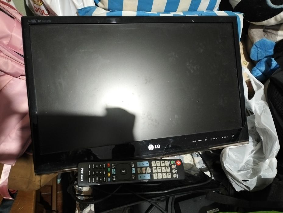 Vendo TV LG 22 polegadas,para desocupar