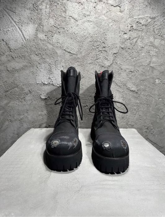 Strike boots 424