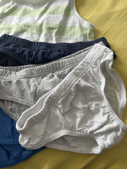 Zestaw dziecięcy – podkoszulki i majtki, rozmiar 104