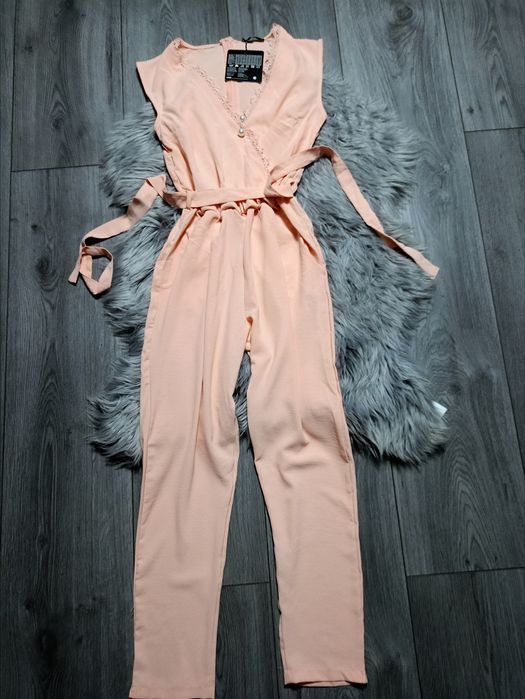 Kombinezon brzoskwinia koronka