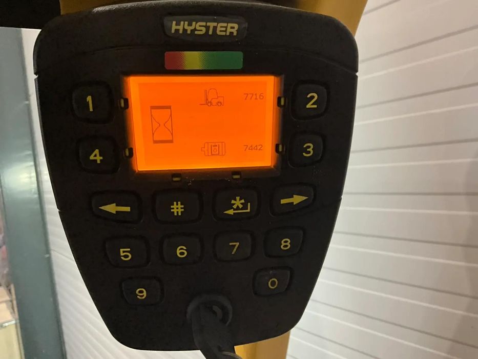 Empilhador Hyster eletrico de 2.5 T.