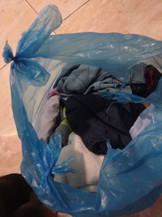 Zestaw ubrań oddam dla małych dzieci r. Do 80