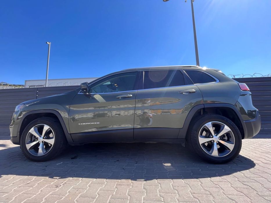 Продам Jeep Cherokee