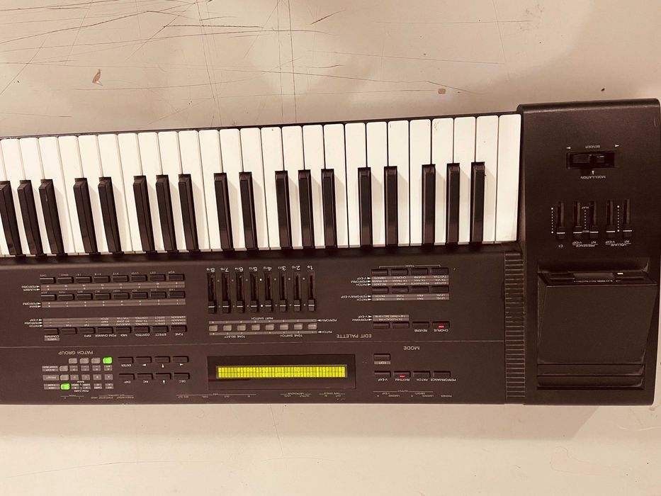 keybord Roland JV-1000 music workstation