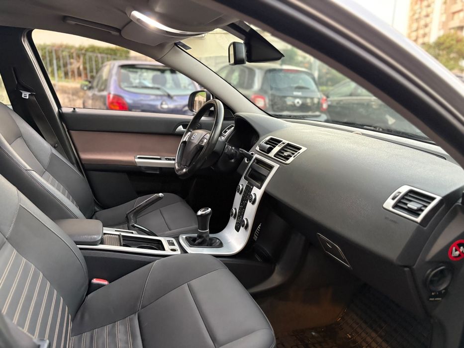 Volvo s40 1.6 hdi com apenas 200 mil km de 2010 versão edrive