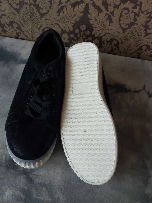 czarne buty 39 sportowe