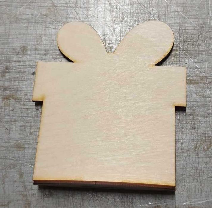Świąteczny Prezent do samodzielnego dekorowania gładki stojąca 15x13cm