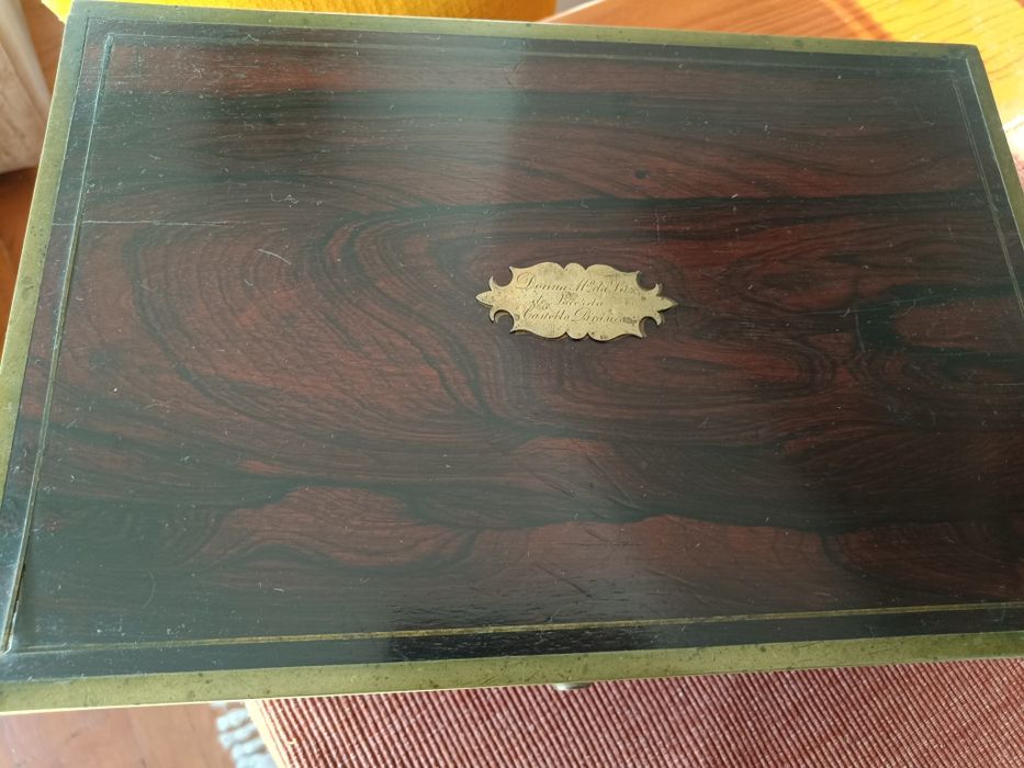 Secretária de viagem em pau santo