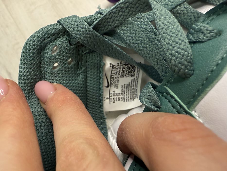 Оригінальні жіночі кросівки NIKE DUNK LOW WHITE/GREEN DD1873-107