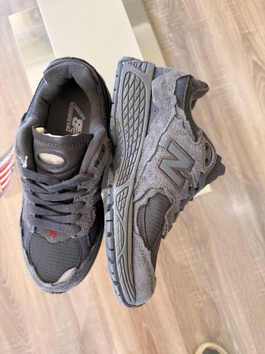 New balance 2002r