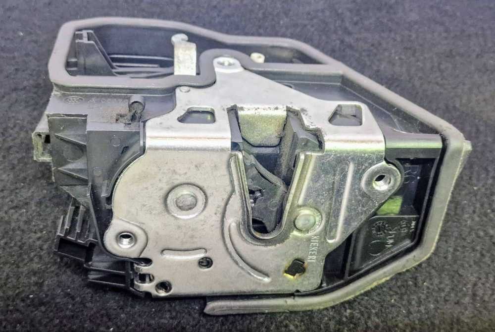 Fechadura / Fecho Porta Trás Direito BMW 1 (F20) ano 2011