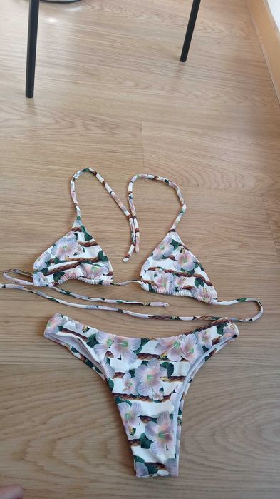 Biquíni modelo Brasileiro nunca usado peças são tamanho M