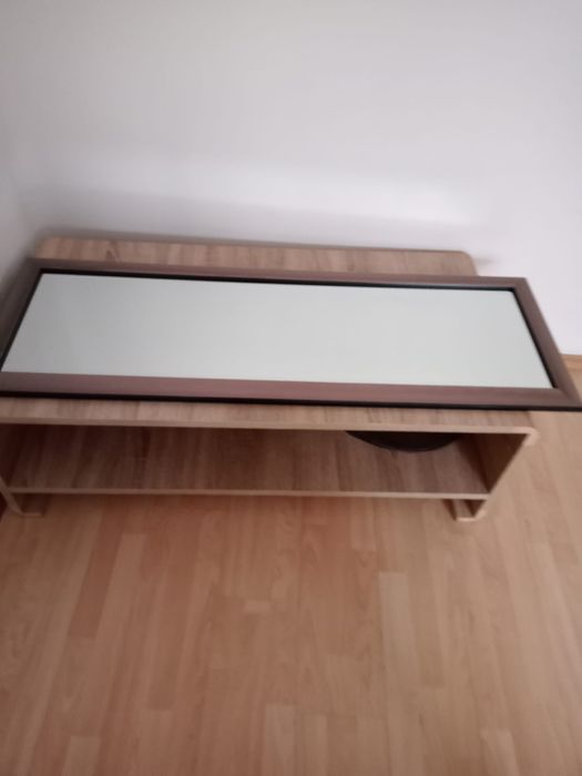 Duże lustro z piękną ramą
