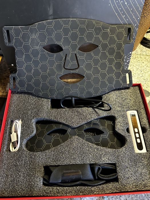 Маска для обличчя світлотерапії