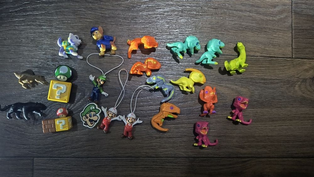 Продам фігурки Кіндер серія Марвел, динозаври,Маріо