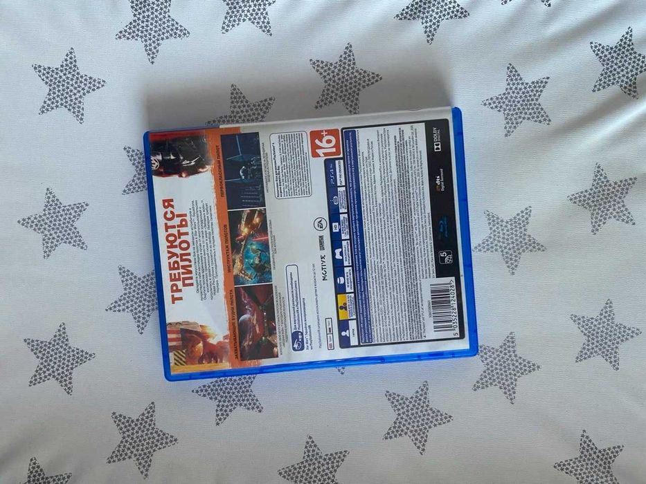 Star Wars Squadrons (PS4),играть можно как с VR, так и без.