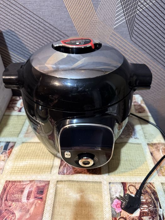 Moulinex CookeoTouch Wi-fi  6л