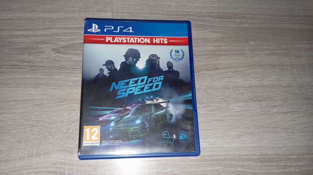 ps4 pro używany w bardzo dobrym stanie