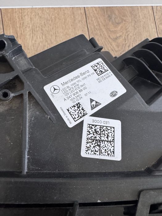 Lewy reflektor lampa Mercedes klasy B
