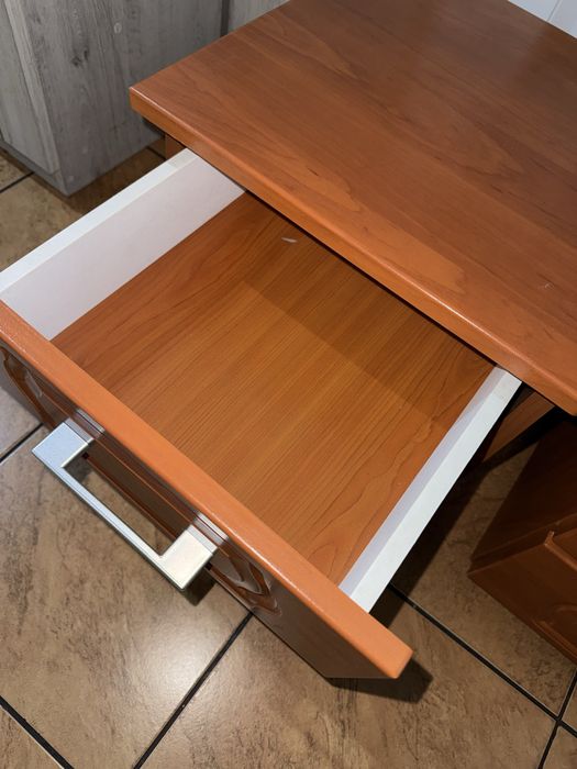 Stoliki nocne z szufladami