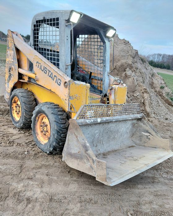 MUSTANG 2022 Miniładowarka Bobcat mini koparko ładowarka Cat 2000kg. 125cm.