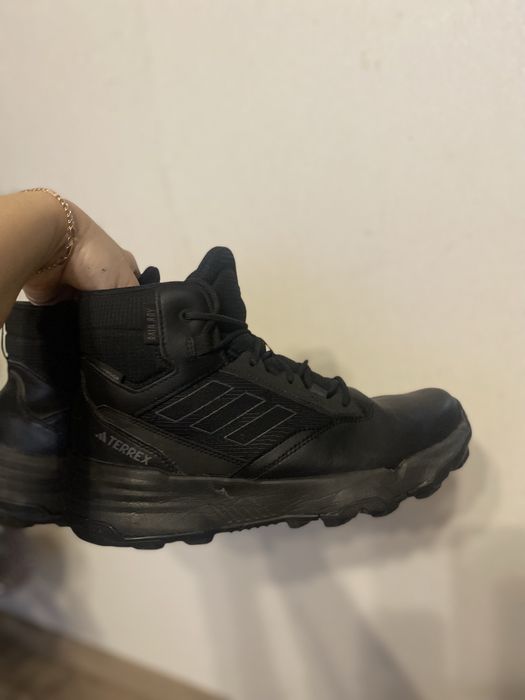 Черевики зимові adidas terex бу 42р. 26см