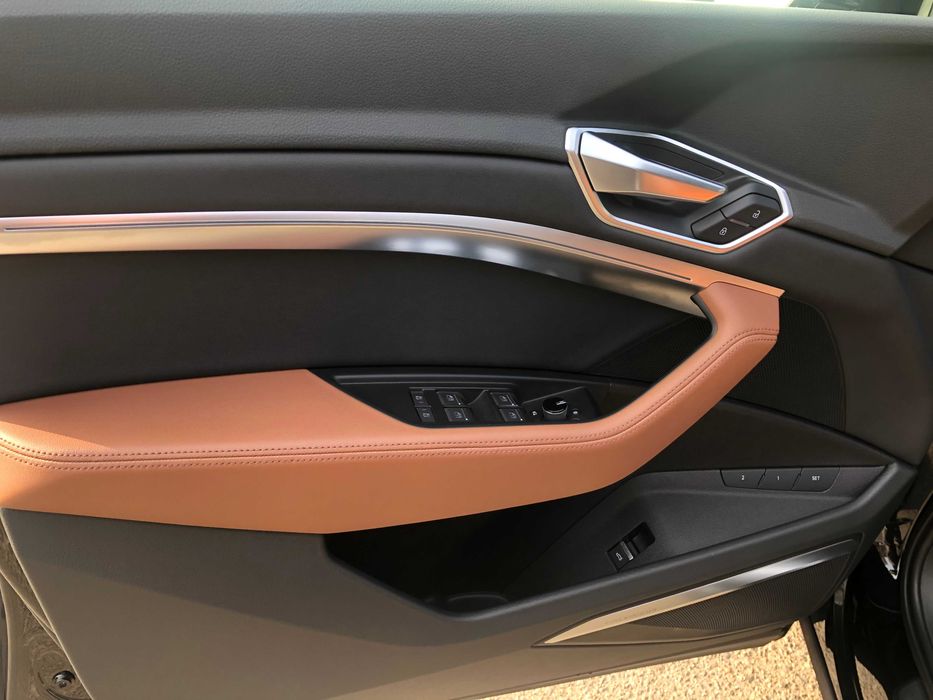 AUDI E-TRON Premium Plus