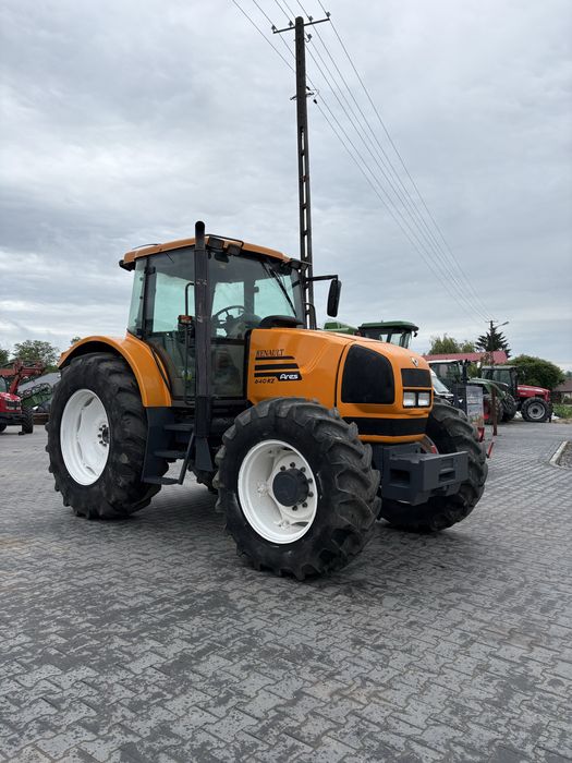Renault ares 640