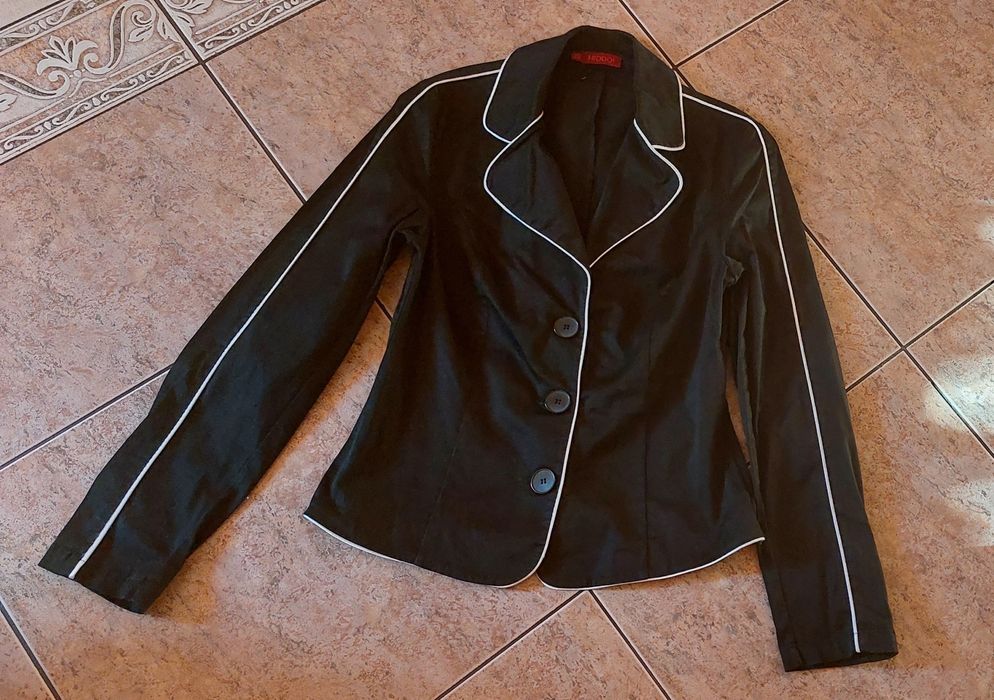 Elegancki żakiet- marynarka  czarna  r. 38 M 
r. 38 M  z Frodo