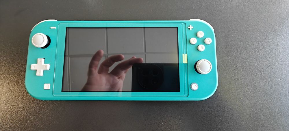 Продам Nintendo switch lite