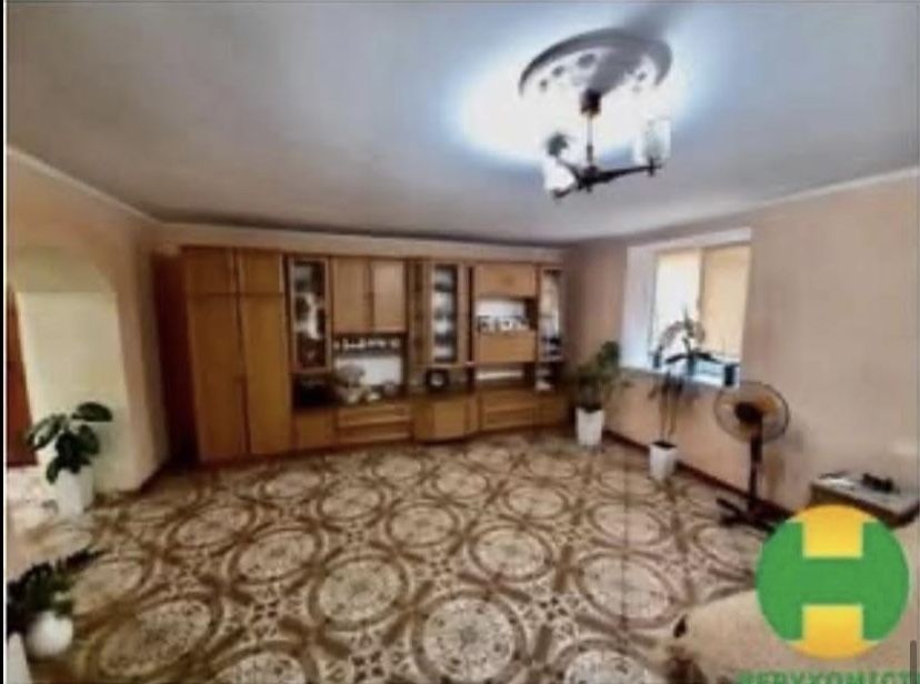 Продається 2-поверховий будинок