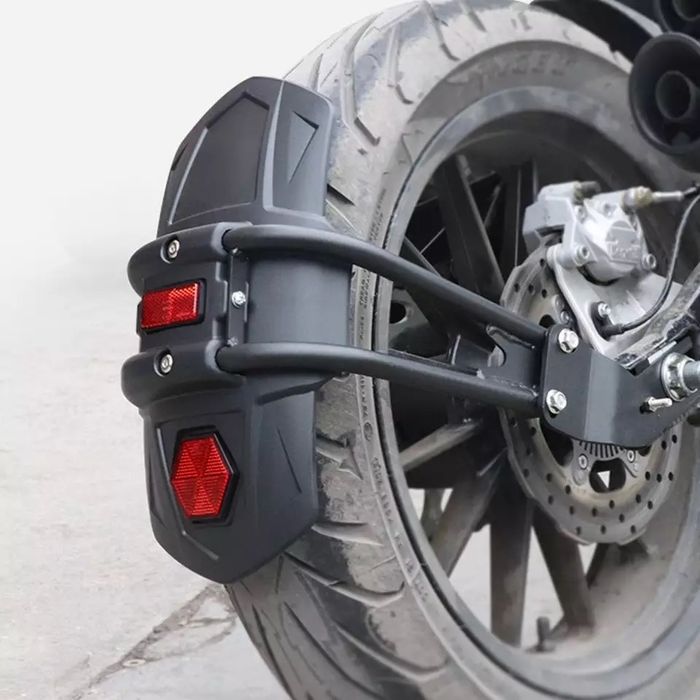 Guarda-lamas traseiro fixação lateral moto cafe racer