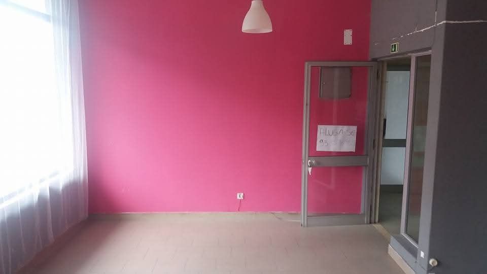 Vende- se  loja centro comercial cruz de pau