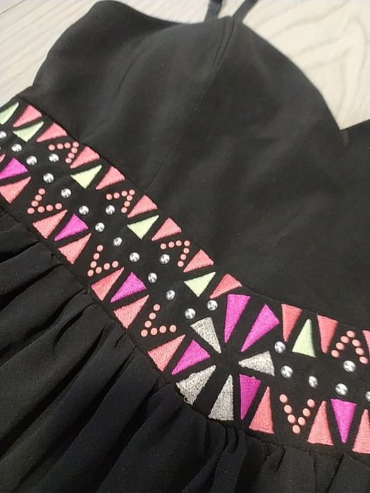 Коктейльна сукня на бретельках шифонова