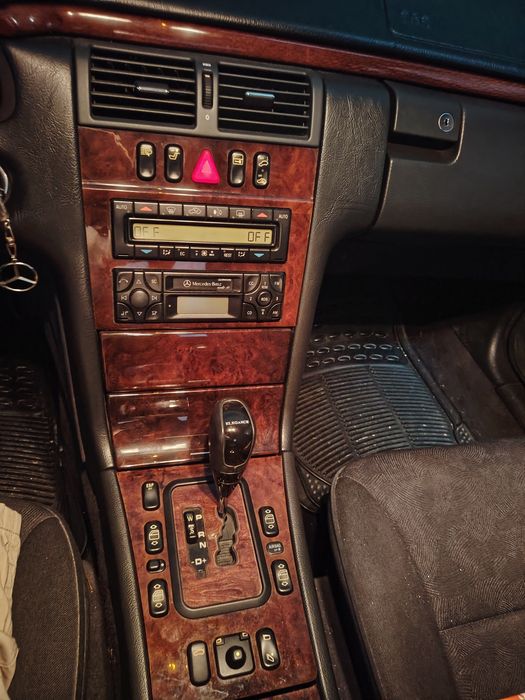 Mercedes-Benz 270 — fotografia 7