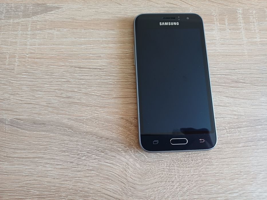 Samsunga Galaxy J1