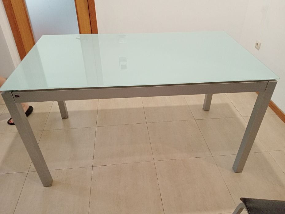 Mesa de cozinha em vidro, extensível