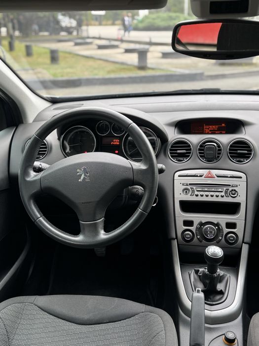 Продаж Peugeot 308 2008 року