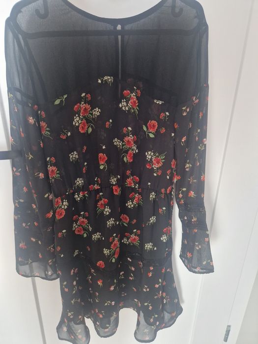 Sukienka czarna w kwiaty M