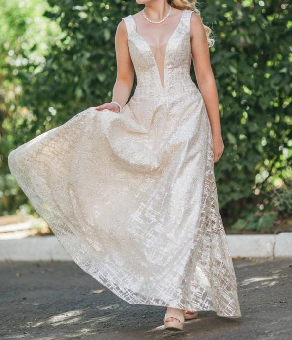 Продам платье нарядное