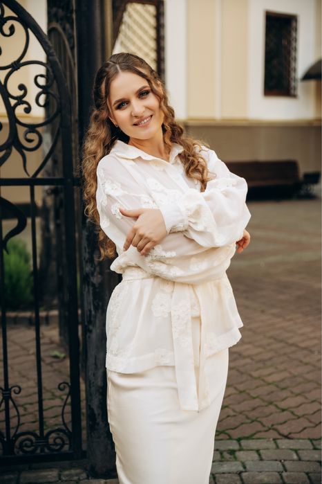 Сукня сатин айворі і Сорочка з вишивкою