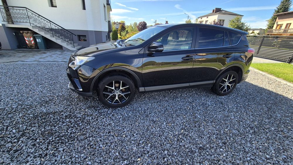 Sprzedam Toyota RAV4 2015