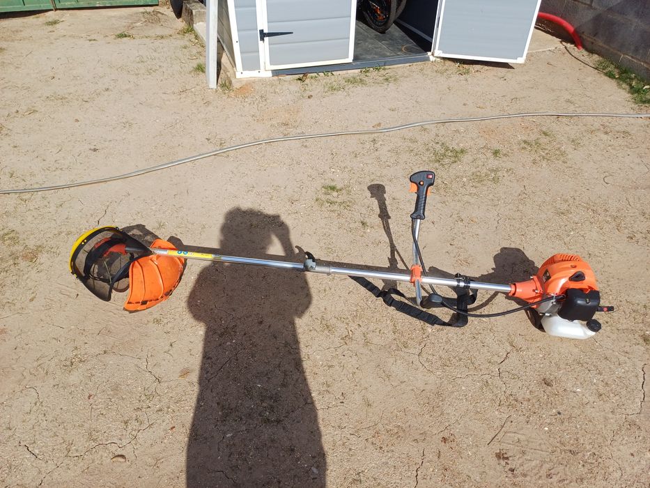 Curtador de relva multifuncional