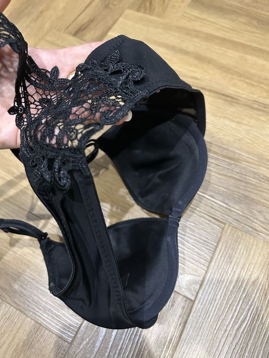 Biustonosz 65B z koronką