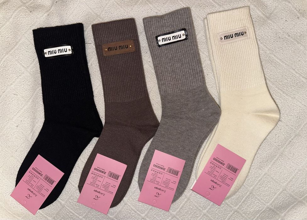 Шкарпетки  жіночі носки Ugg ,Chanel , Miu Miu, ALO Yoga .