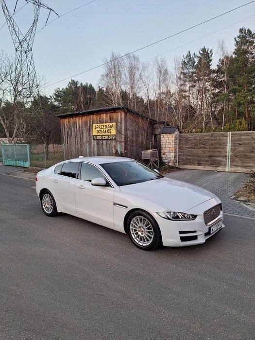 Jaguar XE