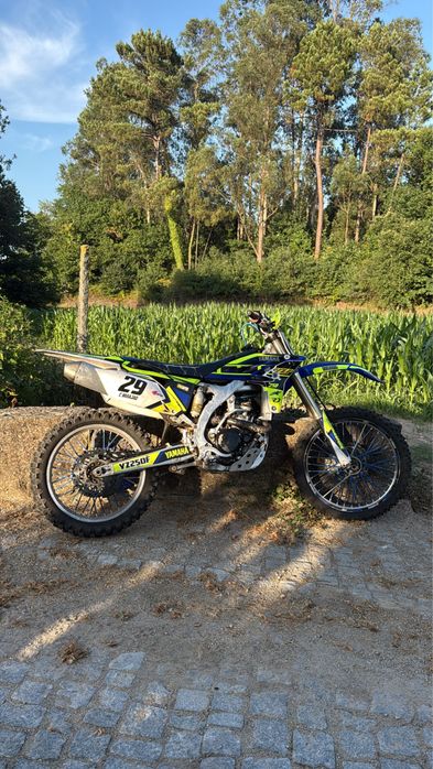 YZF 250 – revisões em dia, sem nada a fazer