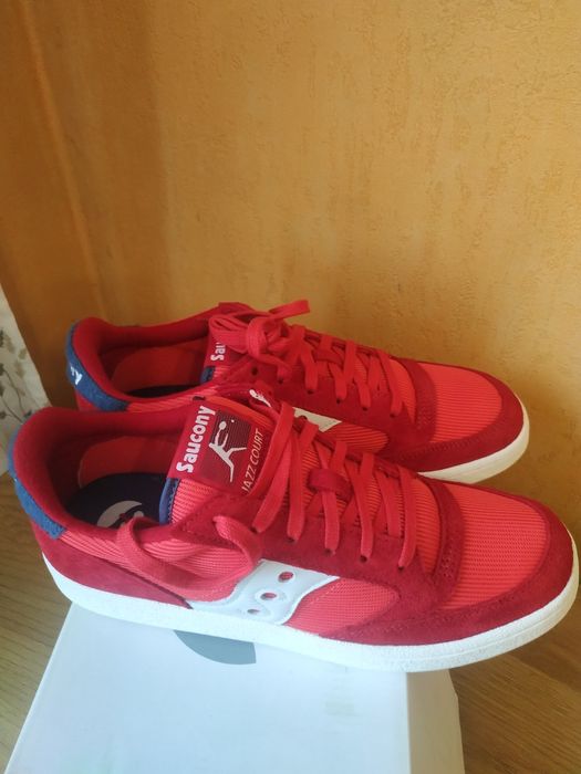 продам  кросівки saucony