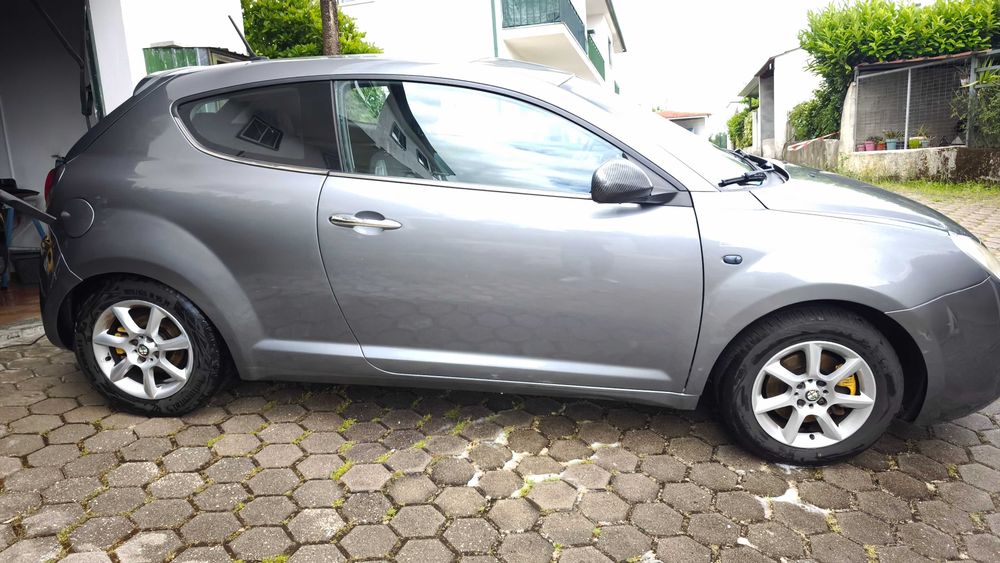 Alfa Romeo MiTo 1.3 JTDm Distinctive (2011) – Design Italiano & Extrema Economia — photo 3