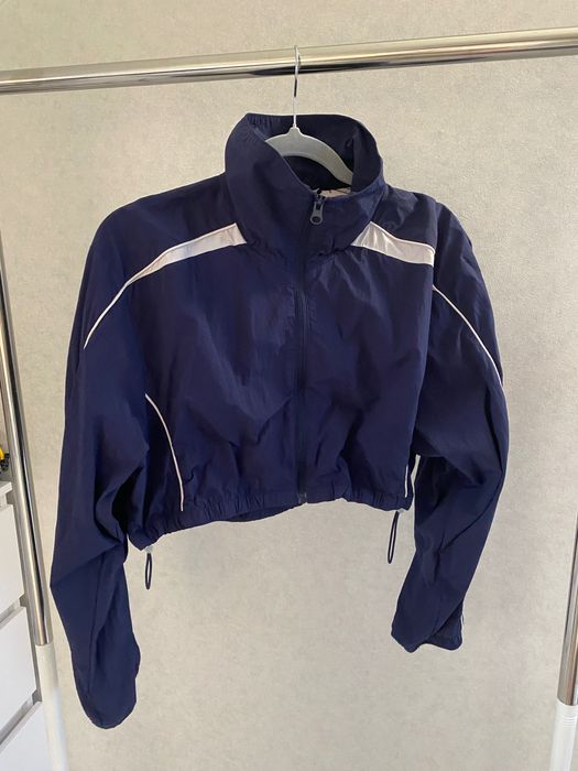 Продам Б/В Кроп-куртку  Н&М